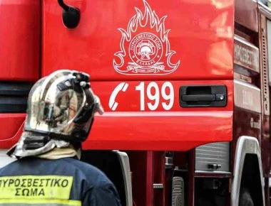 Αποφέυχθηκε τραγωδία σε λεοφωρείο που πήρε φωτιά στην Αχαρνών- Ψύχραιμοι οι επιβάτες πρόλαβαν να κατέβουν
